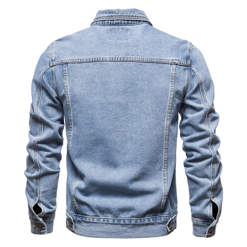 "Stijlvolle heren denim jas met knoopsluiting, praktische zakken en tijdloos ontwerp. Perfecte casual jas voor elke gelegenhe