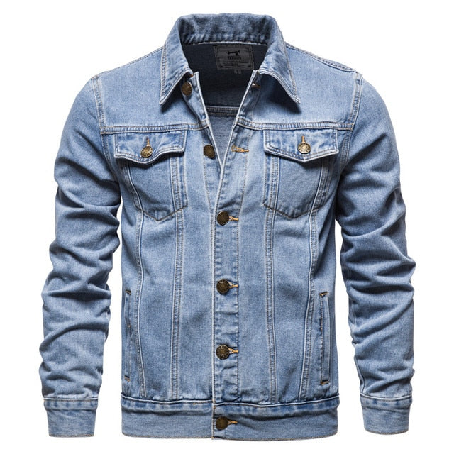 "Stijlvolle heren denim jas met knoopsluiting, praktische zakken en tijdloos ontwerp. Perfecte casual jas voor elke gelegenhe