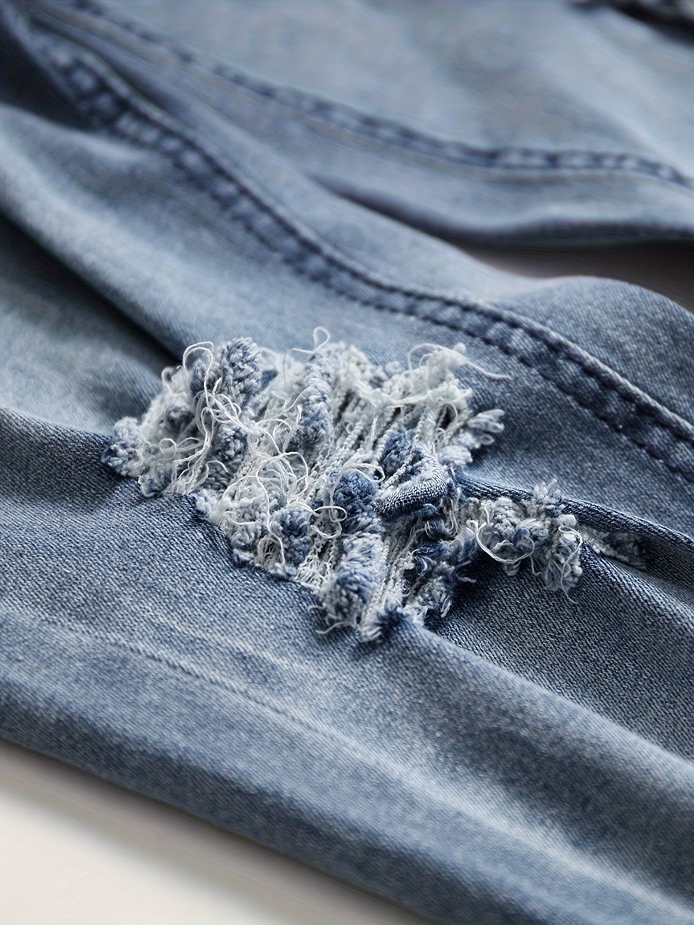 "Stijlvolle heren denim overall, regular fit, van premium katoenmix met raw denim look en effen kleur voor dagelijks gebruik.