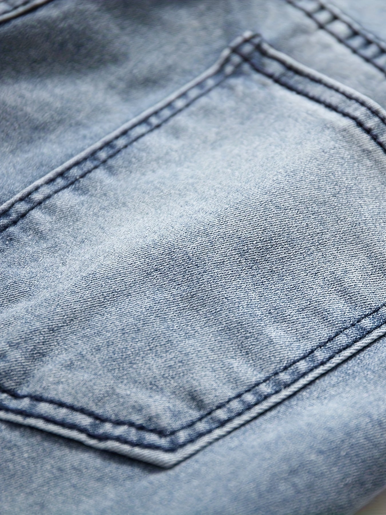 "Stijlvolle heren denim overall, regular fit, van premium katoenmix met raw denim look en effen kleur voor dagelijks gebruik.