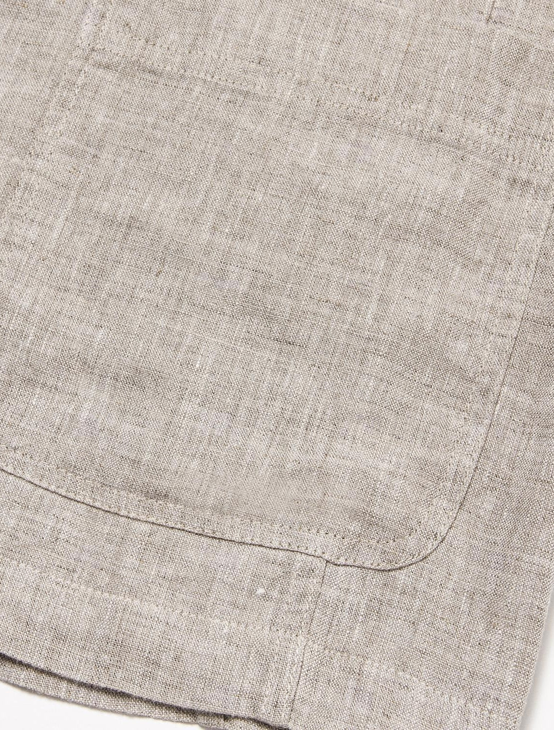 "Stijlvolle heren linnen blazer in beige, luchtig en ademend, perfect voor warme zomerdagen en vele gelegenheden."