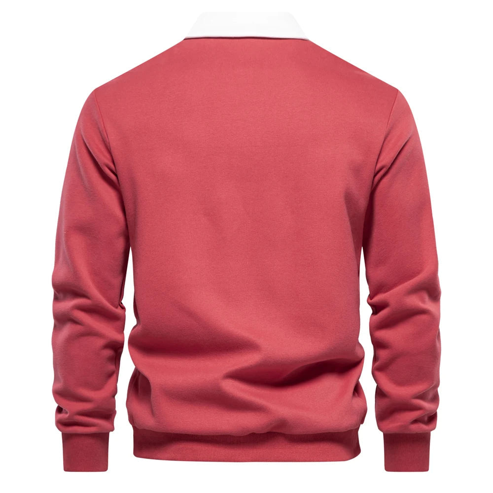 "Stijlvolle heren polo sweatshirt met klassieke kraag en patchwork detail, gemaakt van zachte katoenblend, regular fit."