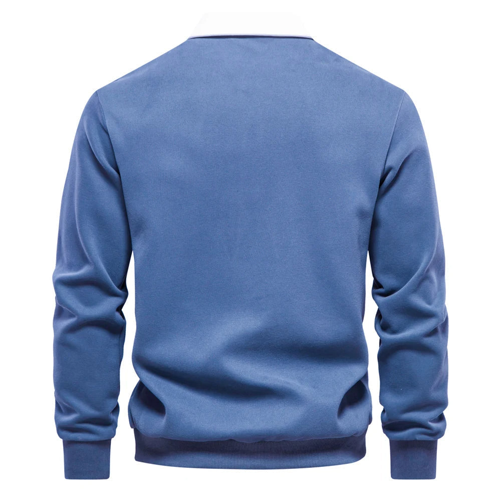 "Stijlvolle heren polo sweatshirt met klassieke kraag en patchwork detail, gemaakt van zachte katoenblend, regular fit."