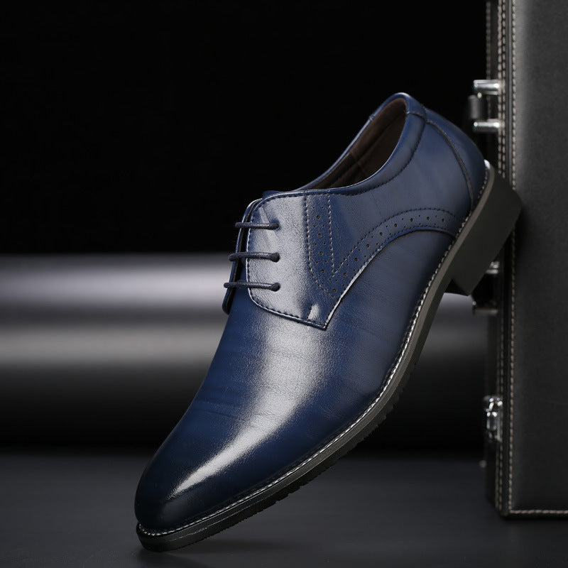 Stijlvolle heren veterschoenen met brogue-details, gemaakt van premium leer, elegante en veelzijdige uitstraling.