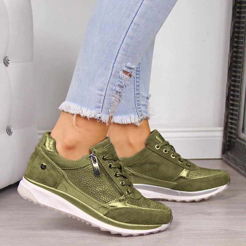 "Stijlvolle orthopedische damessneakers, ademend en schokabsorberend, met antislipzool voor comfort en grip."