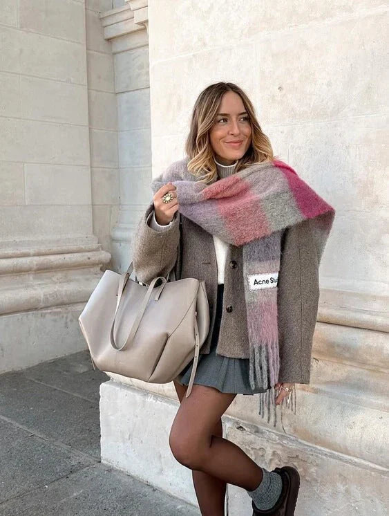 "Stijlvolle, ruime leren schoudertas voor dames met vintage design en verstelbare riem, perfect voor dagelijks gebruik."