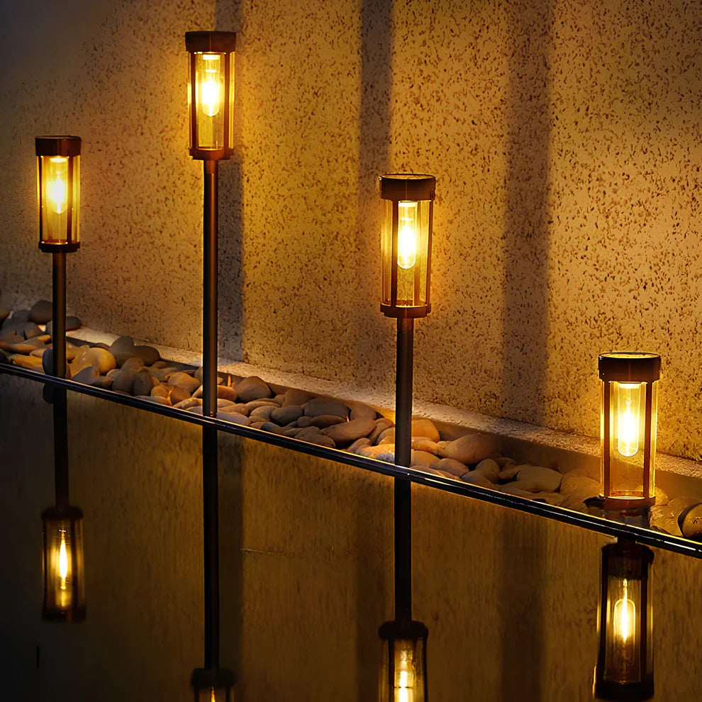 "Stijlvolle Solar Powered Torch Light voor tuin, duurzaam design, zwart, oplaadbaar zonnepaneel voor automatische verlichting