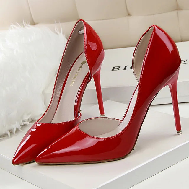 "Stijlvolle T-strap orthopedische pumps voor dames, zwarte elegante hakken met ergonomische zool voor comfort en steun"