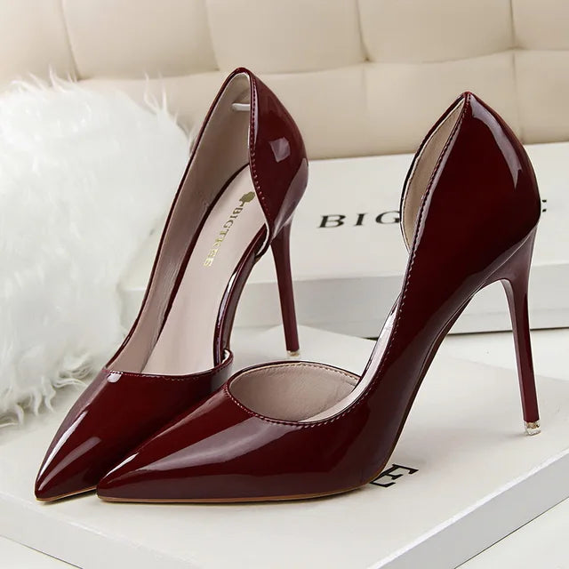 "Stijlvolle T-strap orthopedische pumps voor dames, zwarte elegante hakken met ergonomische zool voor comfort en steun"