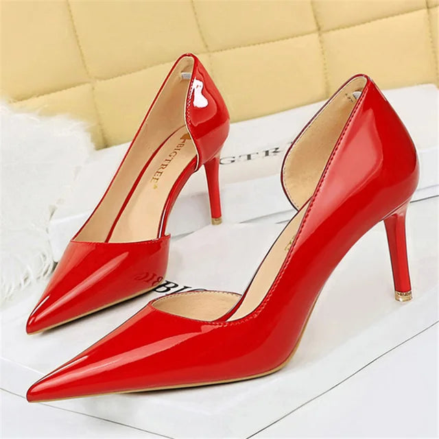 "Stijlvolle T-strap orthopedische pumps voor dames, zwarte elegante hakken met ergonomische zool voor comfort en steun"
