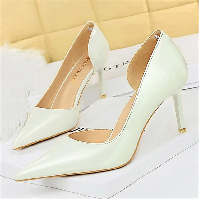 "Stijlvolle T-strap orthopedische pumps voor dames, zwarte elegante hakken met ergonomische zool voor comfort en steun"