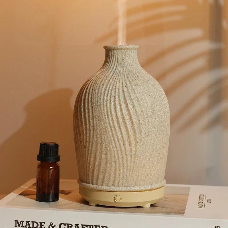 "Stijlvolle ultrasone aroma diffuser in vaasvorm, bohemian stijl, creëert rust en esthetiek in moderne interieurs."
