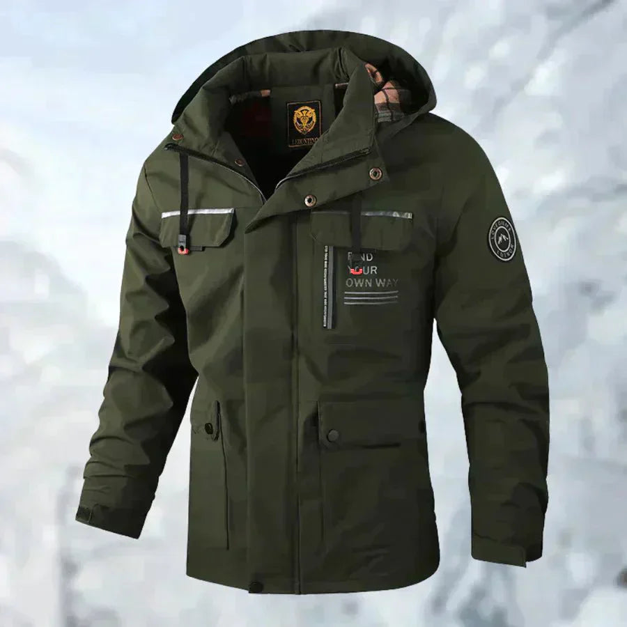 "Stijlvolle waterdichte herenjas met afneembare capuchon, perfecte winterbescherming tegen regen en wind."