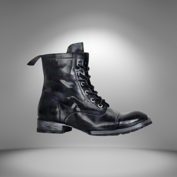 "Stoere Martin Boots heren, vintage westernstijl, hoogwaardig leer, robuust design, duurzaam en comfortabele pasvorm."