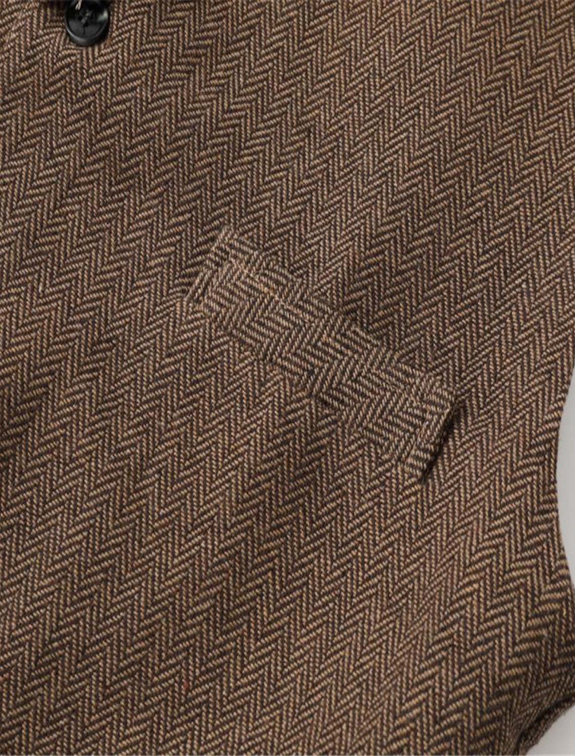 "Vintage heren gilet met elegante lijnen, authentieke stijl en hoogwaardige stoffen; veelzijdig voor elke outfit."
