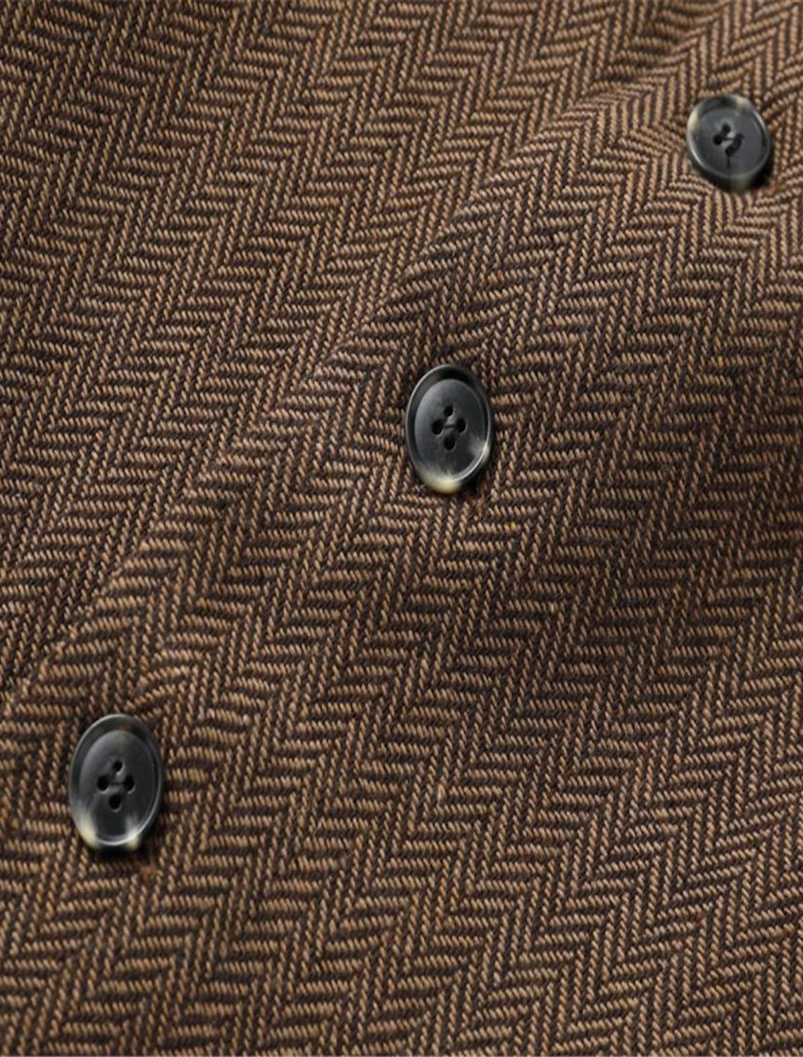 "Vintage heren gilet met elegante lijnen, authentieke stijl en hoogwaardige stoffen; veelzijdig voor elke outfit."