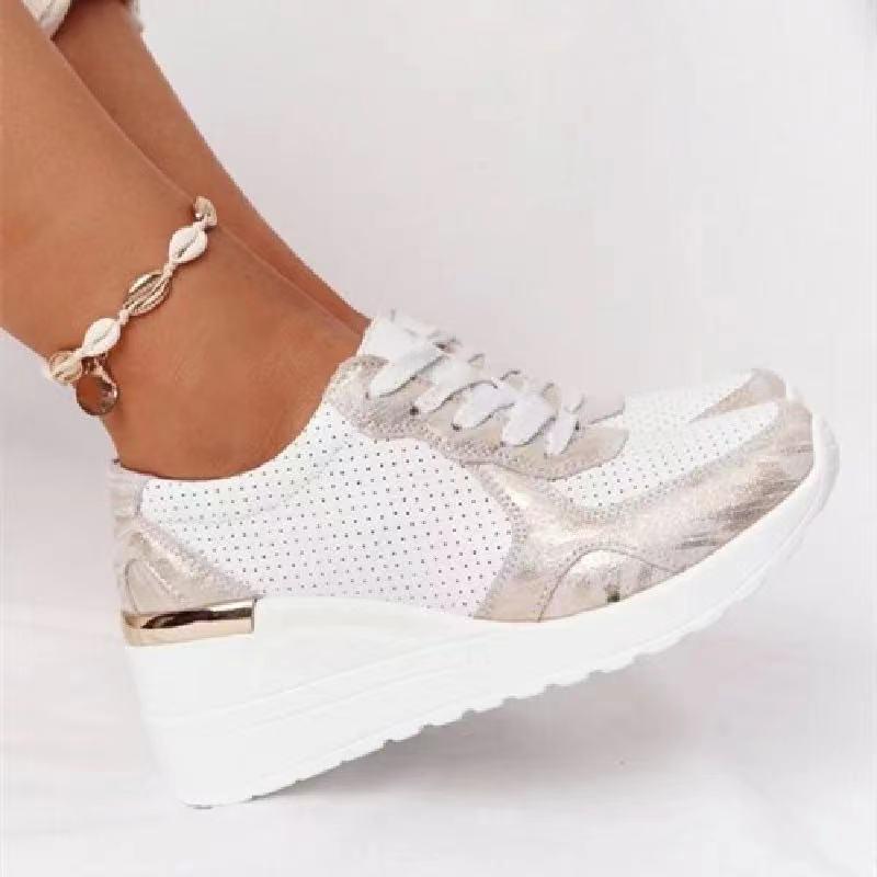 "Vrouwelijke Air Sneakers met ademende materialen, moderne look, flexibele zool en demping voor comfort en stijl."