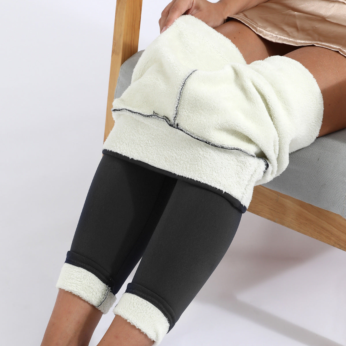 "Warme fleecelegging voor de winter, hoge taille, zwart, flatterend en comfortabel, geschikt tot -15 graden, dameskleding."