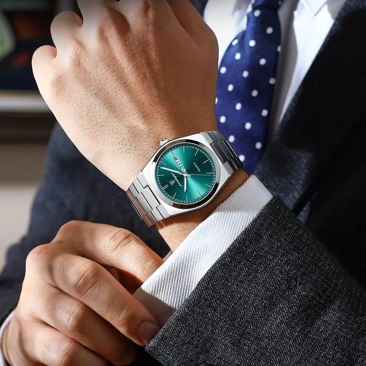 "Waterdicht roestvrijstalen herenhorloge, rond, zilverkleurig, elegant ontwerp met lichtgevende wijzers, 40mm wijzerplaat."