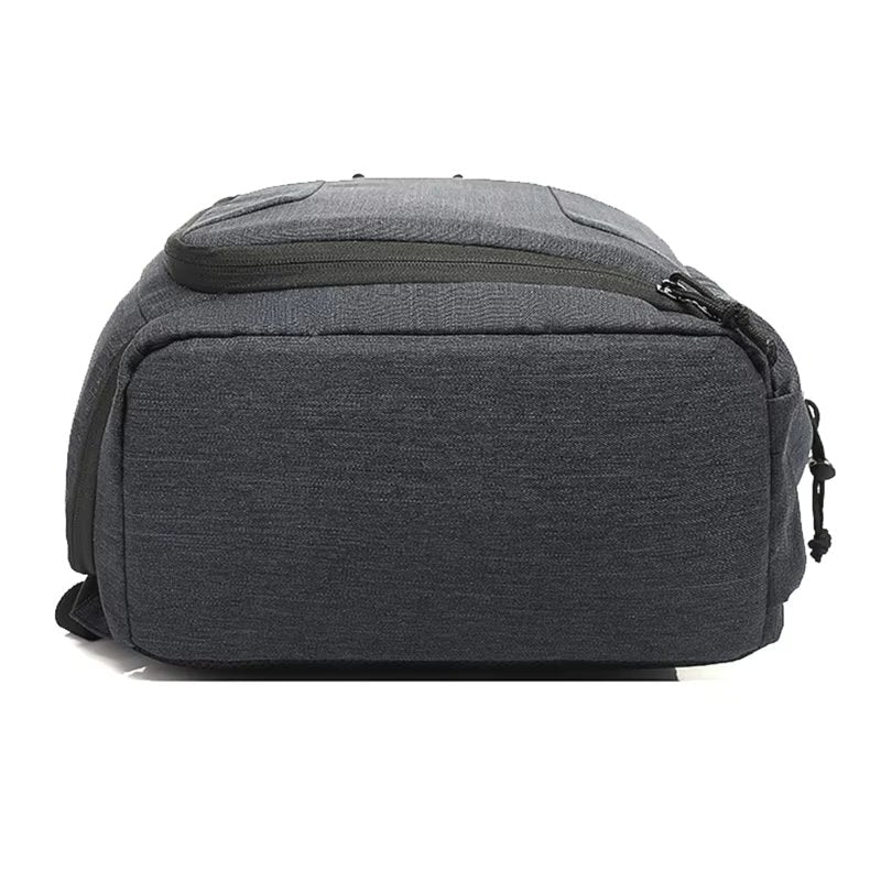 "Waterdichte cameratas met gevoerd interieur, aanpasbare indeling en comfortabele draagbanden, perfect voor fotografen."