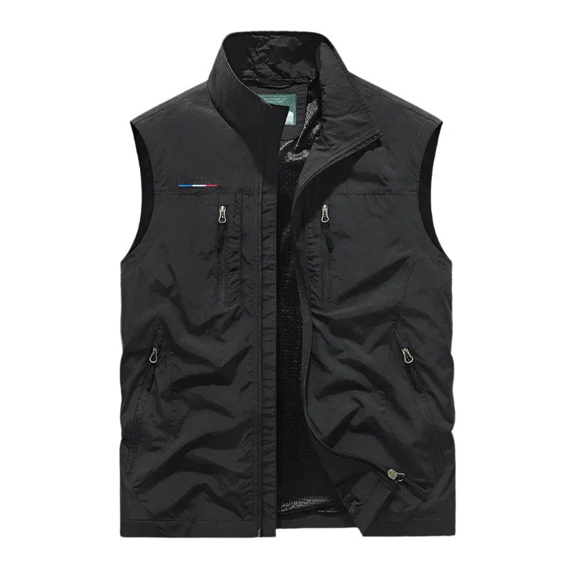 "Waterdichte heren bodywarmer met moderne pasvorm, multicolor ontwerp en functionele zakken voor buitenactiviteiten."