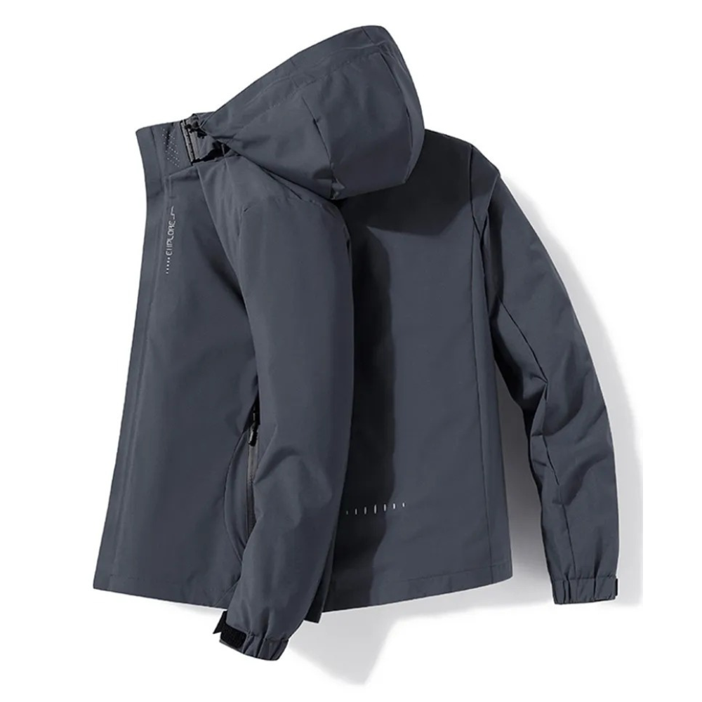"Waterdichte lichtgewicht outdoor windbreaker heren, polyester met capuchon, ritsen en zakken, ideaal voor avonturen."