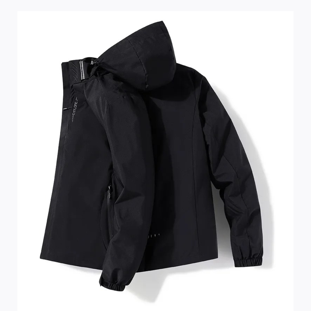 "Waterdichte lichtgewicht outdoor windbreaker heren, polyester met capuchon, ritsen en zakken, ideaal voor avonturen."