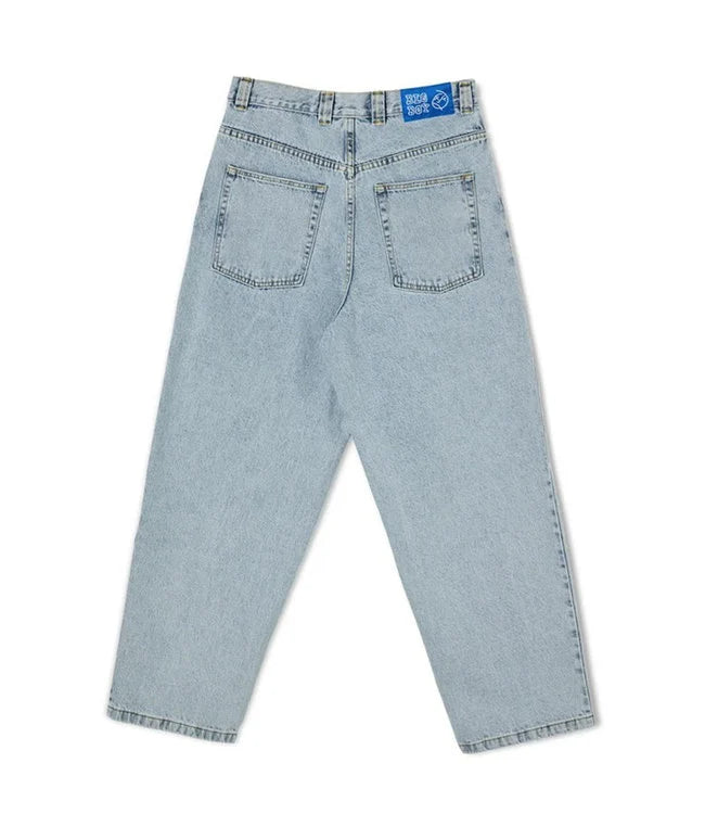 "Wijdvallende donkerblauwe heren jeans in oversize skaterstijl, ideaal voor dagelijks comfort en een trendy uitstraling."