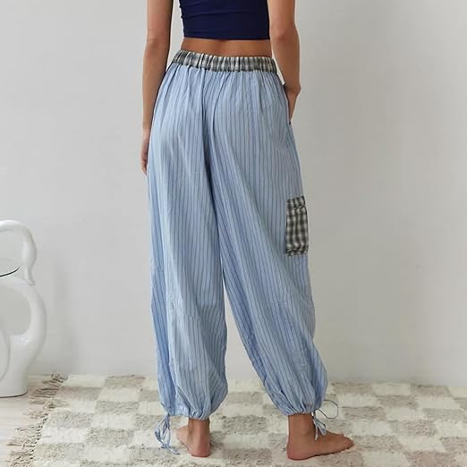 "Winterklaar dames pyjama set, vintage look, loszittend design, warme blauwe stof, comfortabel en stijlvol voor koude nachten