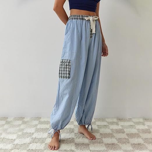 "Winterklaar dames pyjama set, vintage look, loszittend design, warme blauwe stof, comfortabel en stijlvol voor koude nachten