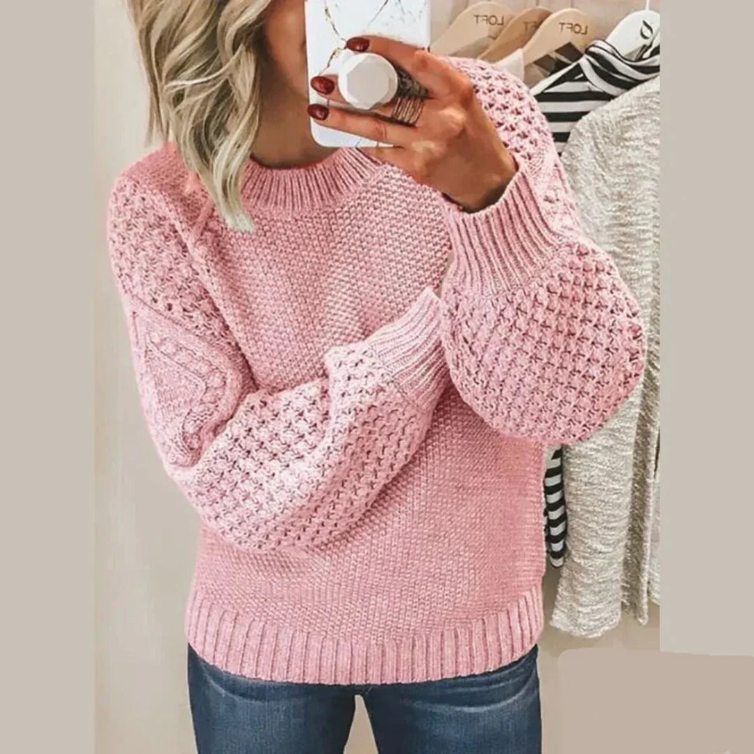 "Zachte gebreide trui voor dames, in elegante winterstijl, met comfortabele pasvorm en verfijnde textuur."