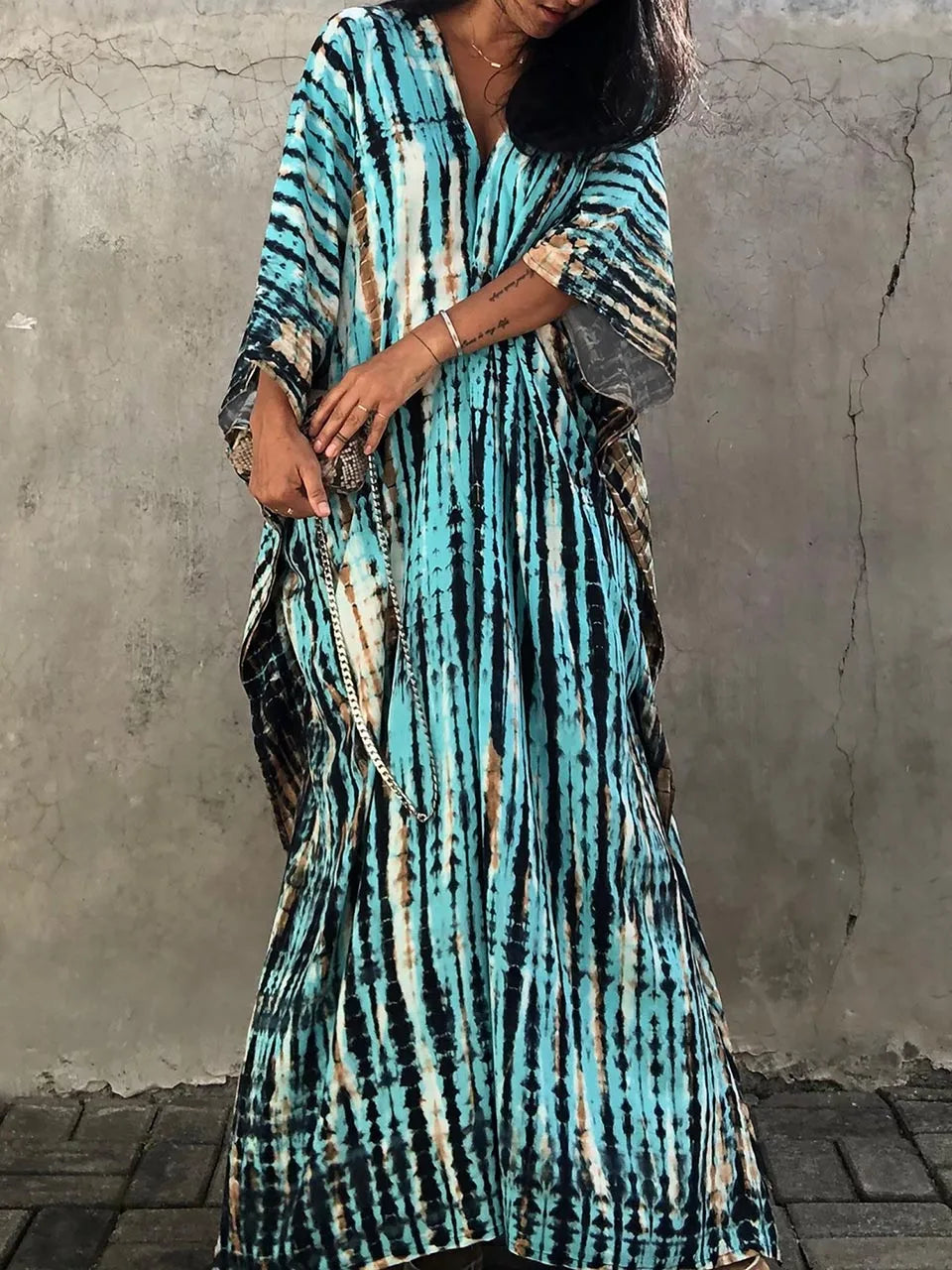 "Zomerse Janne kaftan maxi jurk voor dames, elegant design met exotische flair, ideaal voor zonnige dagen."