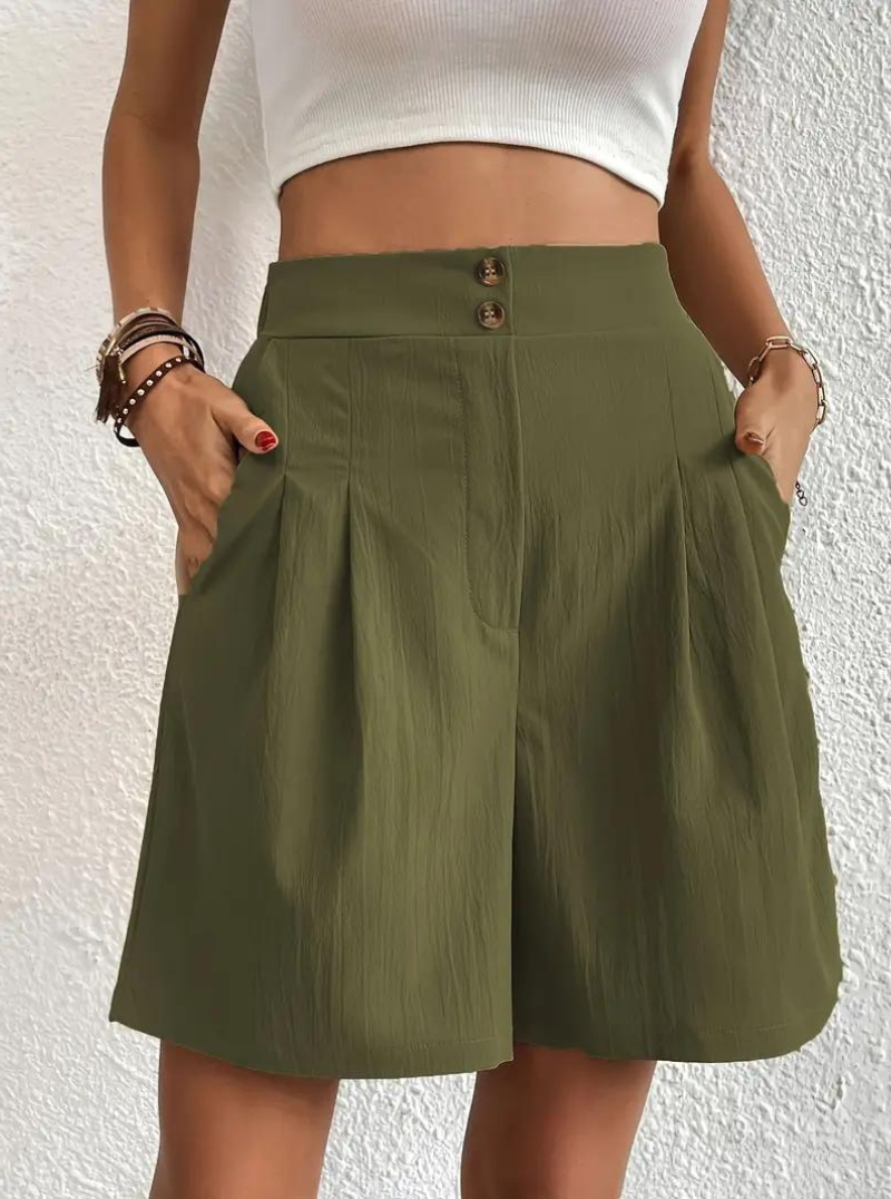 "Zomershort met plooien, hoge taille, zakken en luchtige pasvorm, ideaal voor elegante, comfortabele zomerse look."