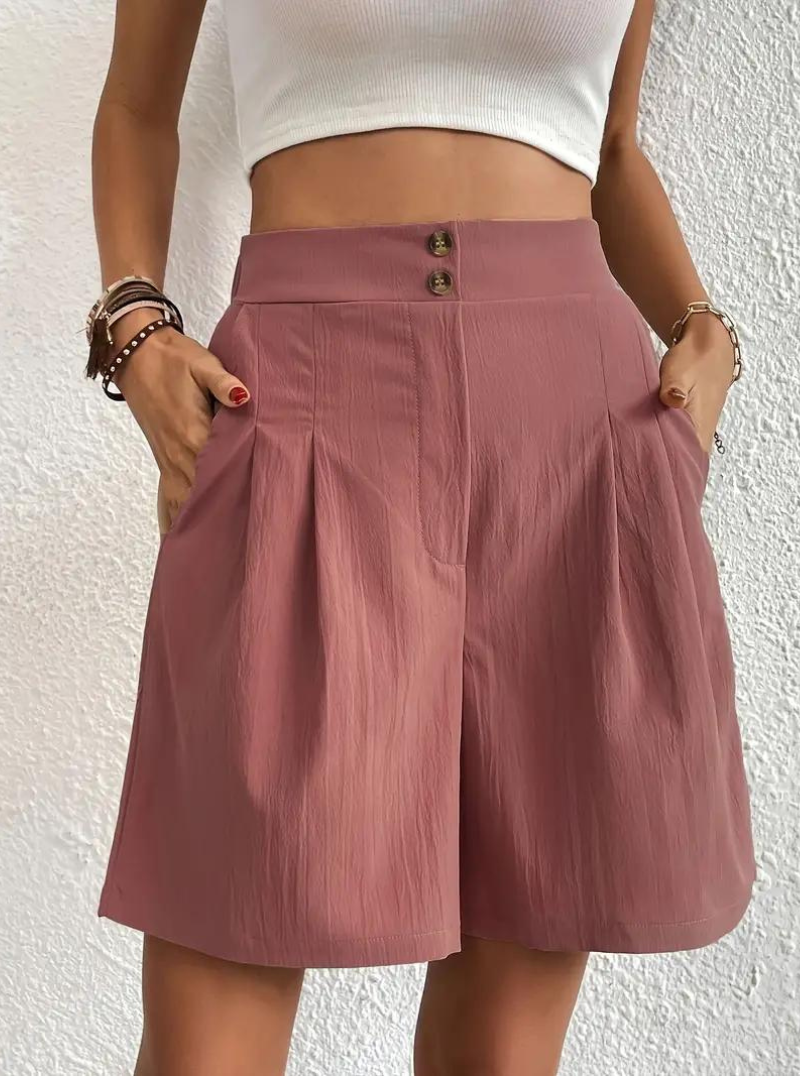 "Zomershort met plooien, hoge taille, zakken en luchtige pasvorm, ideaal voor elegante, comfortabele zomerse look."