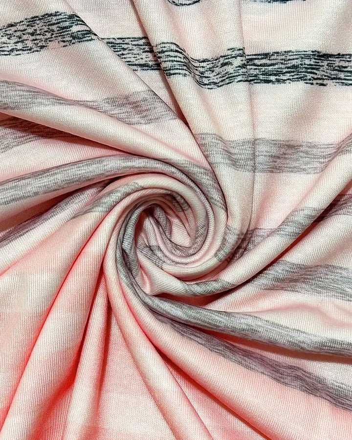 Dames t-shirt met frisse strepen en subtiel kleurverloop, ronde hals en korte mouwen. Casual comfort.