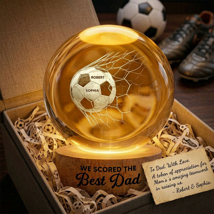 Gegraveerde kristallen voetbal nachtlamp met warme LED verlichting, uniek vaderdag geschenk.