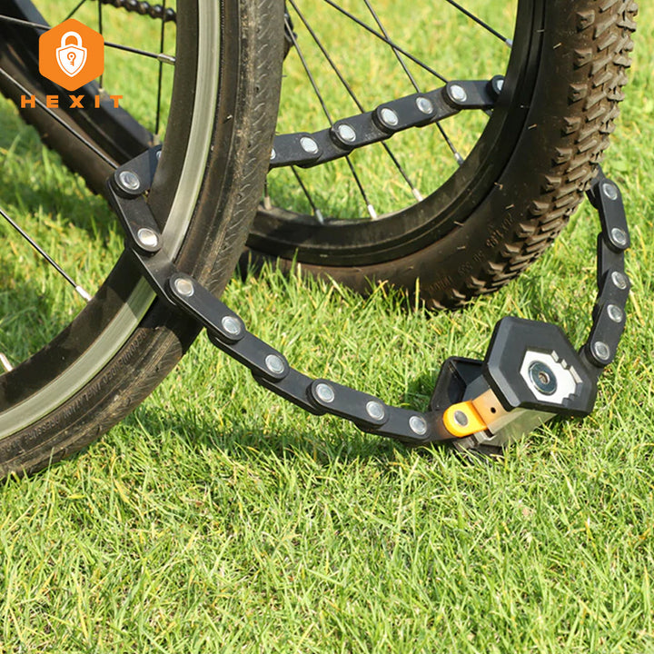 Compact opvouwbaar fietsslot, gevouwen klaar voor transport; essentieel fietsaccessoire voor veiligheid.