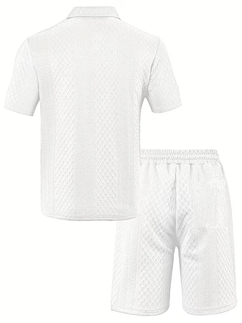 Complete heren zomerkledingset: polo met rits & shorts. Casual, comfortabel & stijlvol voor modeheren.