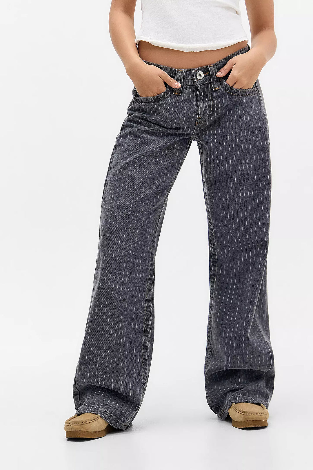 Dames rechte broek met wijde pijpen, comfortabele pasvorm, perfect voor een urban stijl.