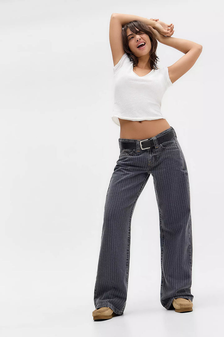 Elegante dames lange broek met wijde pijpen en lage taille voor moderne vrijetijd look.