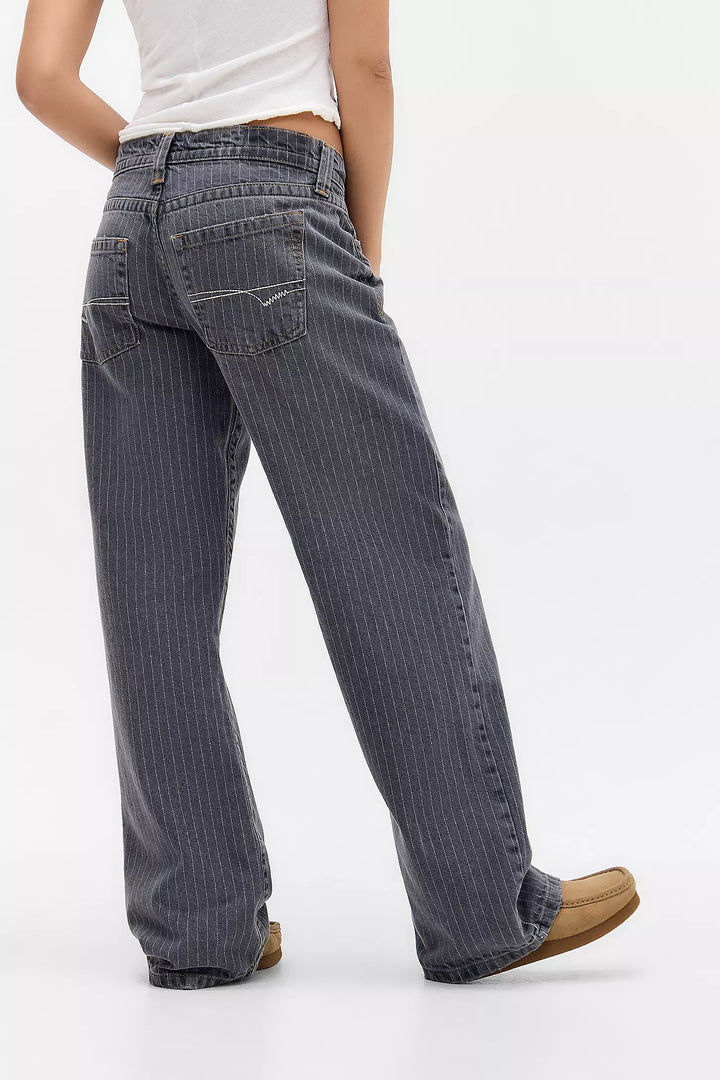 Comfortabele dames broek, rechte pasvorm, wijde pijpen, ideaal voor dagelijks gebruik.
