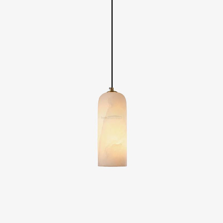 Handgemaakte albasten hanglamp met messing, unieke sfeerverlichting.