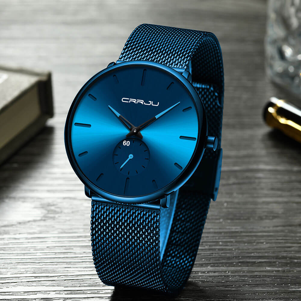 Dit tijdloze herenhorloge combineert luxe met minimalistisch design, een perfect accessoire.