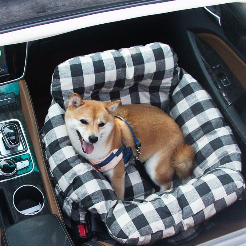 Ruime, zachte TravelPaw honden reismand voor in de auto. Wasbare, comfortabele hondenmand voor je huisdier.