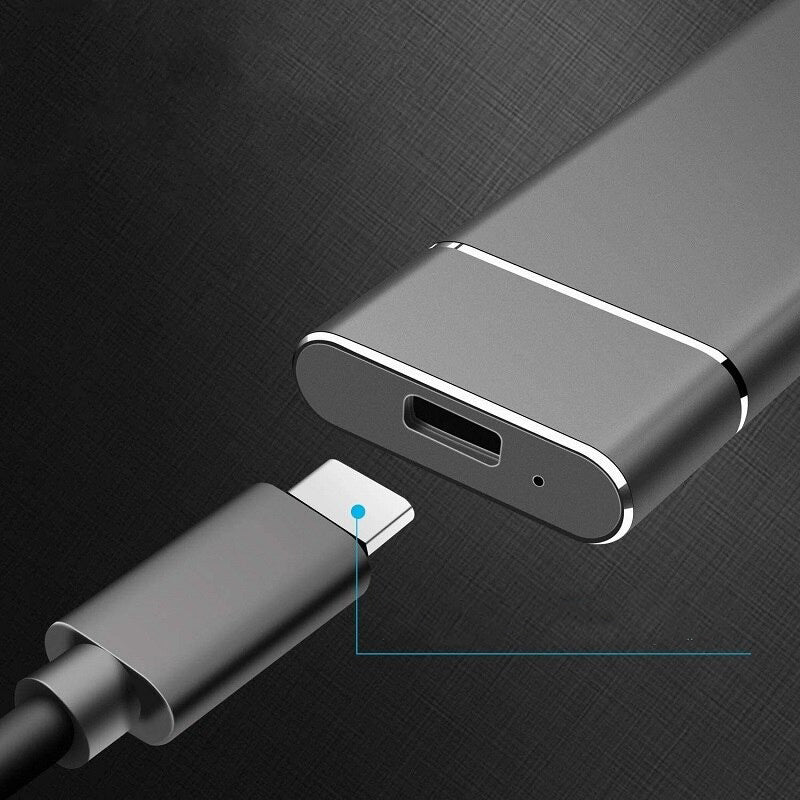 Razendsnelle externe SSD met 8TB opslagcapaciteit; perfect voor snelle dataoverdracht via USB-C.