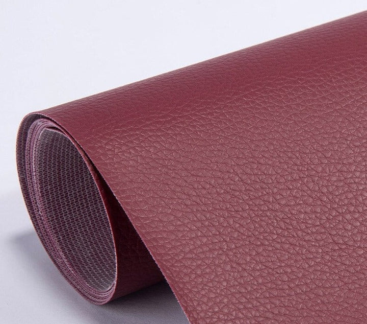 Herstel gescheurd leer met deze zelfklevende vinyl reparatiepatch voor stoelen en banken.