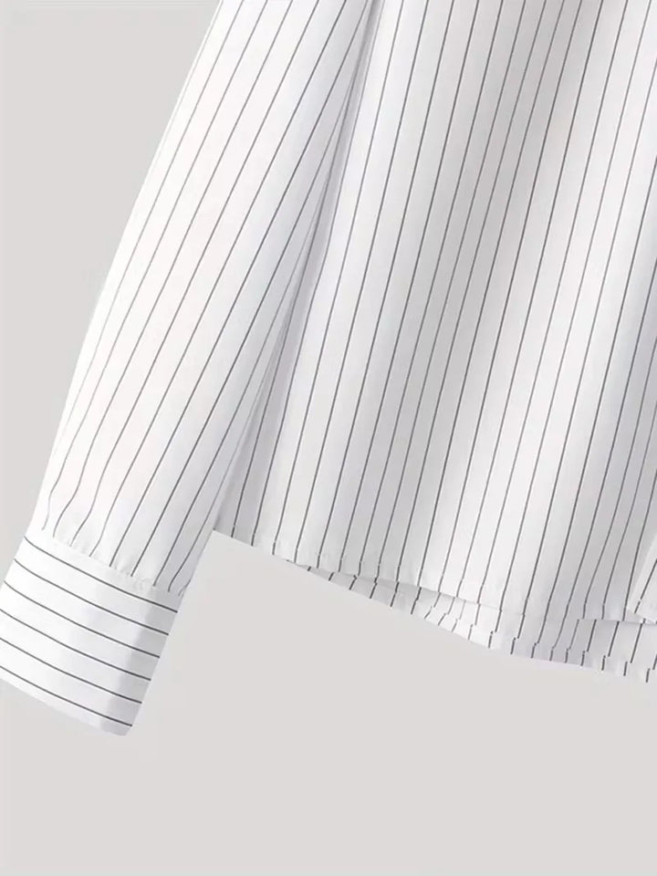 Heren oversized shirt met verticale strepen en lange mouwen, een veelzijdige keuze voor smart casual outfits.