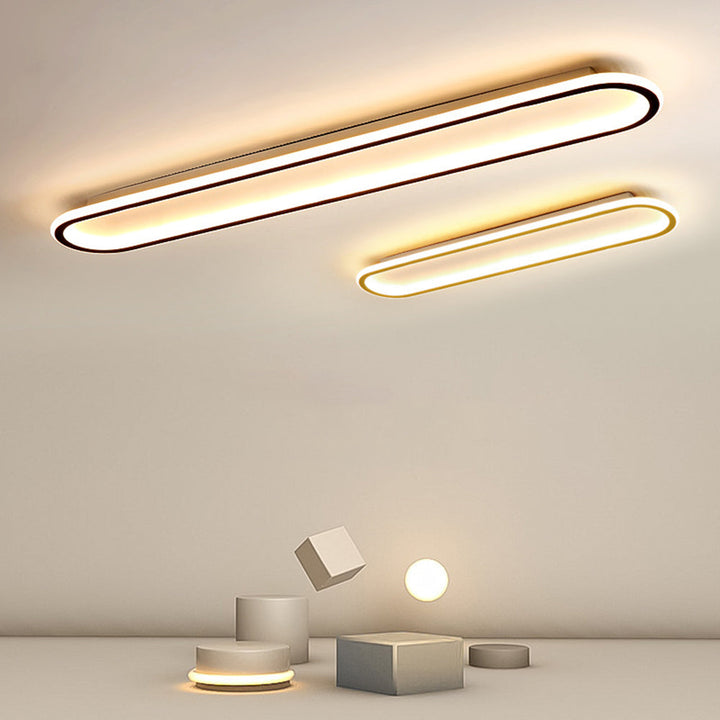 Detail van de elliptische LED plafondlamp; zwart metaal en acryl; moderne sfeerverlichting. (90)