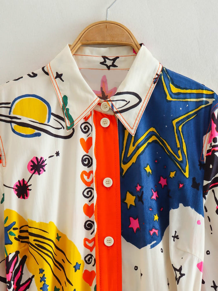 Modieuze printjurk voor dames, een lange overhemdjurk met levendige patronen.