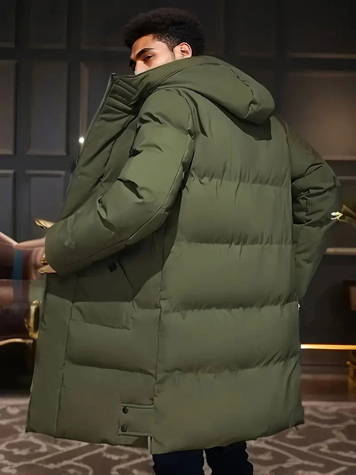 Comfortabele lange puffer winterjas voor heren met capuchon; warme en modieuze winterkleding.